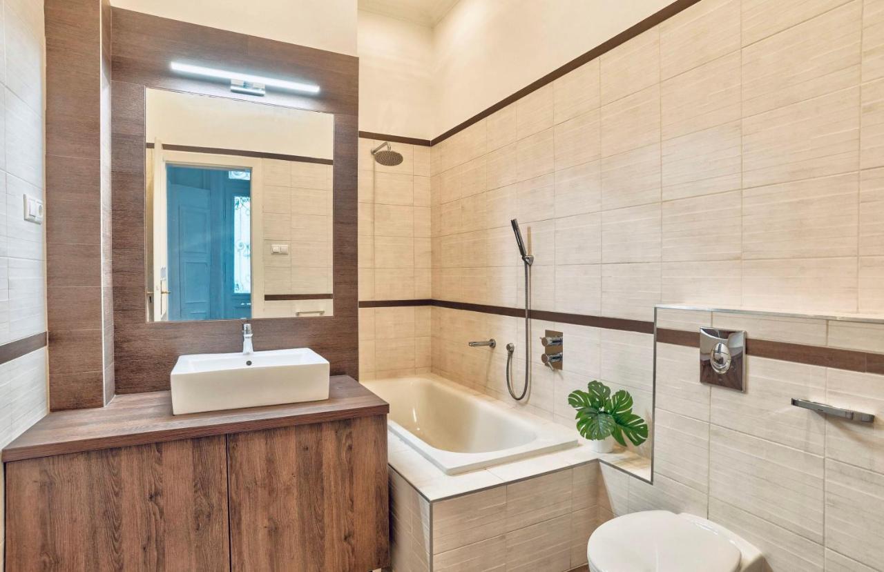 Inn The Downtown Будапеща Екстериор снимка